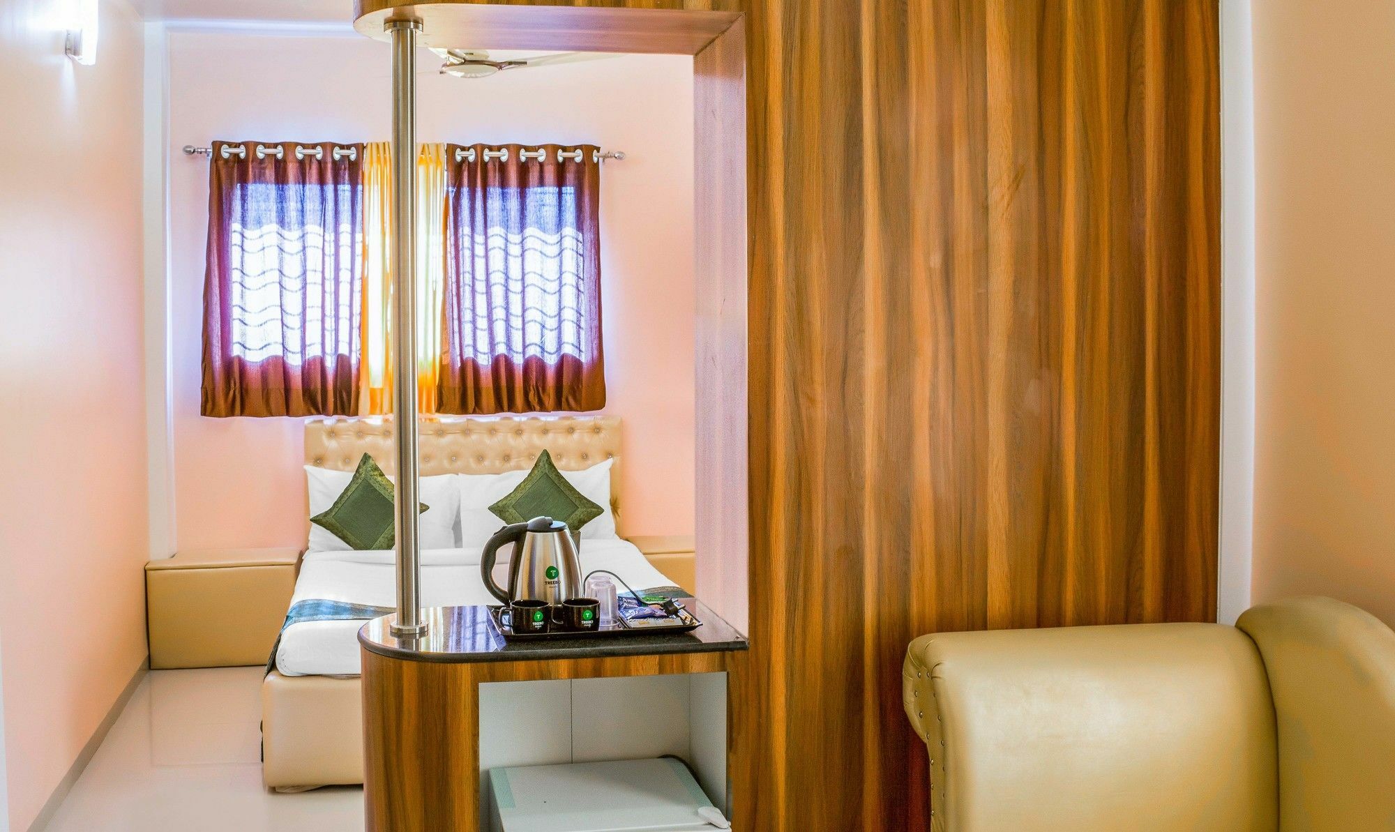 Treebo Naunidh Suites Pune Eksteriør billede